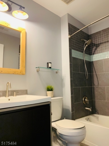 Four Oaks/The Hills - Residential Lease