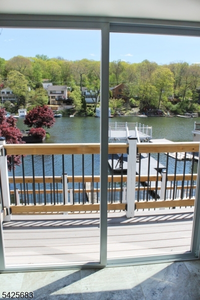Lake Hopatcong lake front - Residential