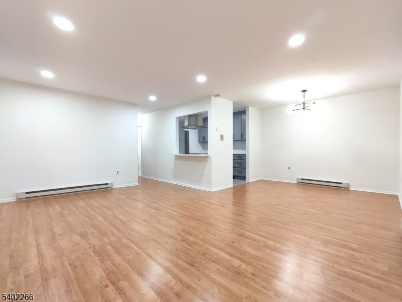 Belleville Commons - Residential