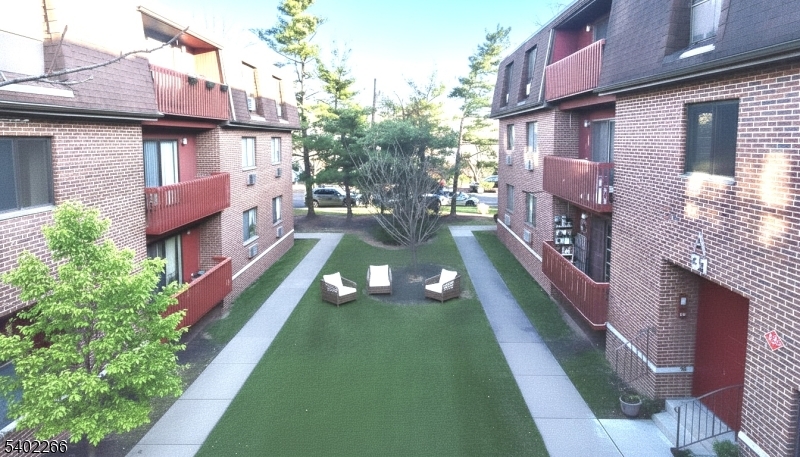 Belleville Commons - Residential