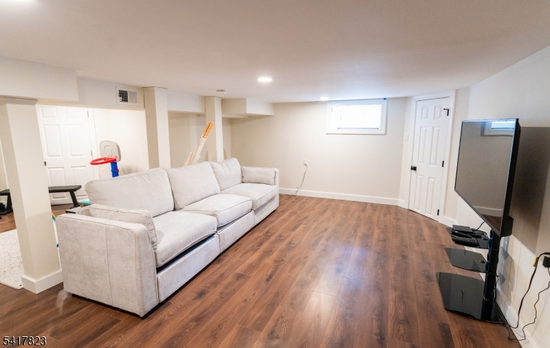 Seven Oaks - Residential