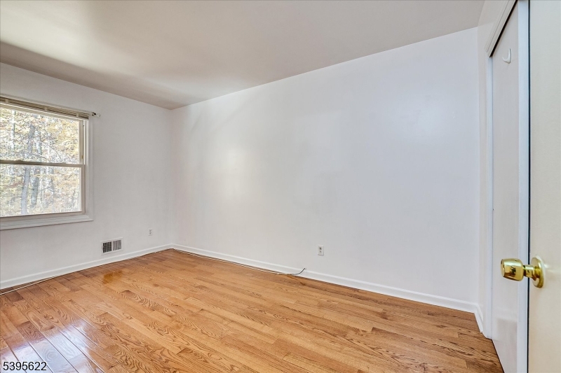 South Plainfield Boro, New Jersey 07080, United States, 3 Bedrooms Bedrooms, ,3 BathroomsBathrooms,Residential,Active,239714