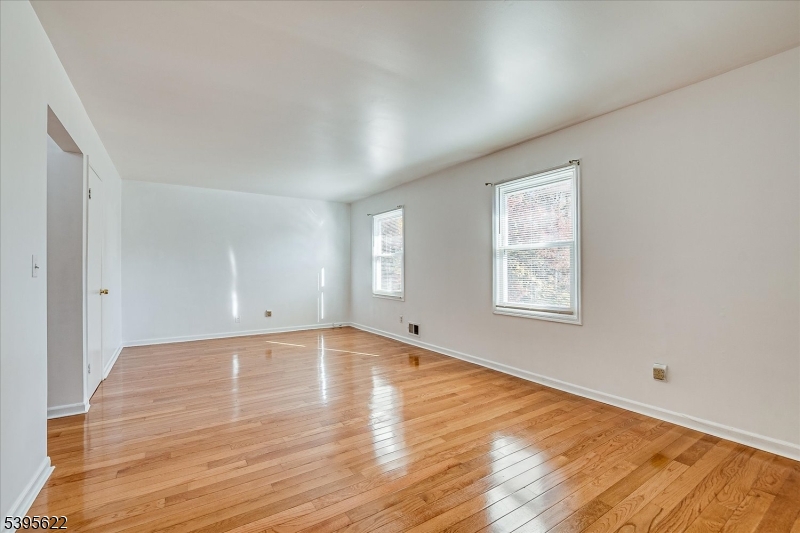 South Plainfield Boro, New Jersey 07080, United States, 3 Bedrooms Bedrooms, ,3 BathroomsBathrooms,Residential,Active,239714