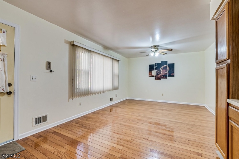 South Plainfield Boro, New Jersey 07080, United States, 3 Bedrooms Bedrooms, ,3 BathroomsBathrooms,Residential,Active,239714