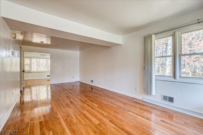 South Plainfield Boro, New Jersey 07080, United States, 3 Bedrooms Bedrooms, ,3 BathroomsBathrooms,Residential,Active,239714