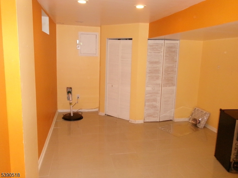 Whitehall Manor - Residential Lease