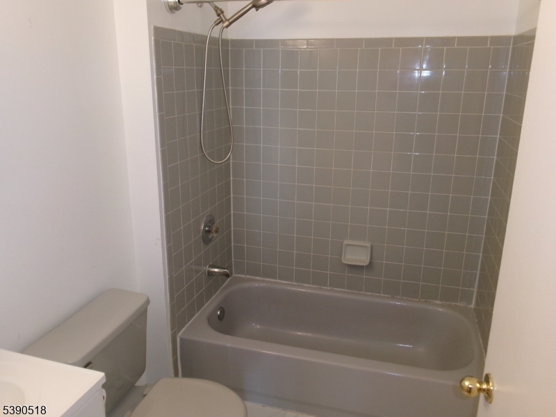 Whitehall Manor - Residential Lease