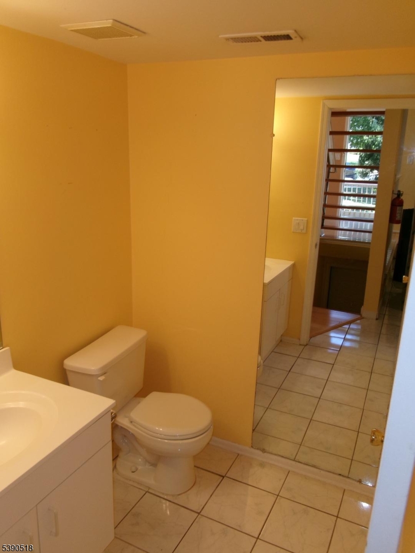 Whitehall Manor - Residential Lease