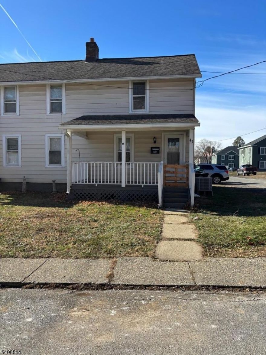 Make this half duplex your next home.  Private front porch, LR, DR, large newer kitchen, 3 bedrooms, 1 full bath, central AC. This unit has its own basement for storage. Laundry room off the kitchen. Tenant has use of the shared back yard.