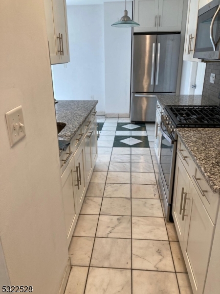 Polonaise Condominiums - Residential