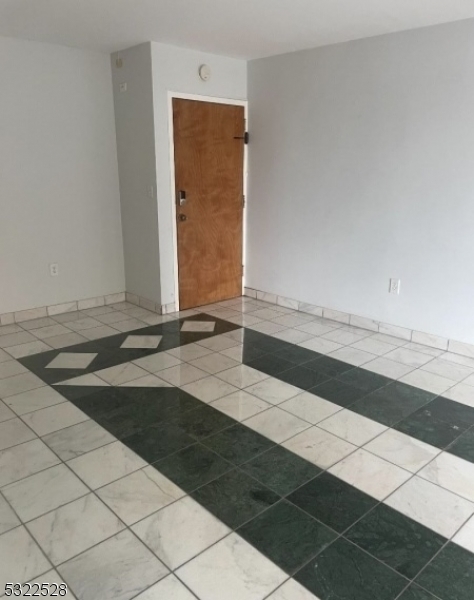 Polonaise Condominiums - Residential