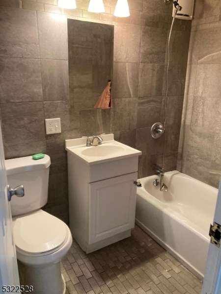 Polonaise Condominiums - Residential