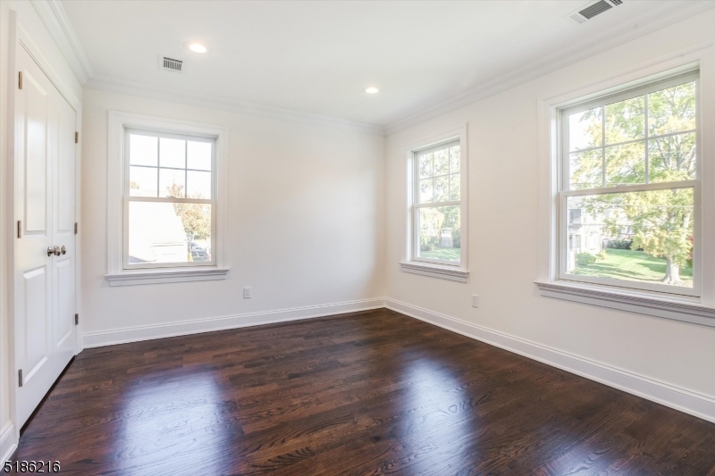 Knollwood - Residential