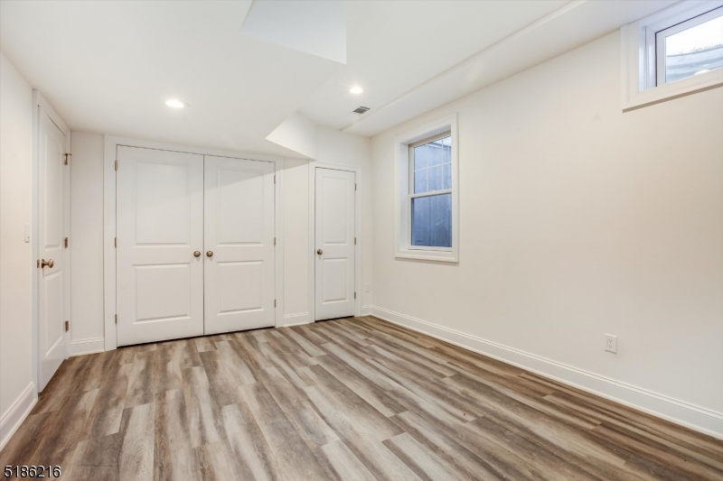 Knollwood - Residential