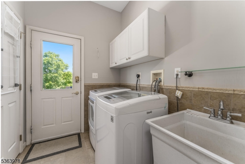 Greenwich Twp., New Jersey 08886, United States, 4 Bedrooms Bedrooms, ,3 BathroomsBathrooms,Residential,Pending,153397