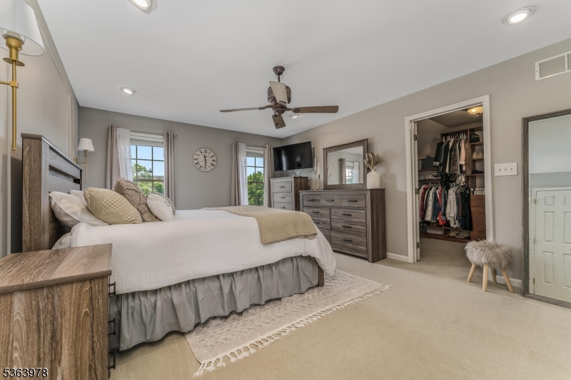 Greenwich Twp., New Jersey 08886, United States, 4 Bedrooms Bedrooms, ,3 BathroomsBathrooms,Residential,Pending,153397