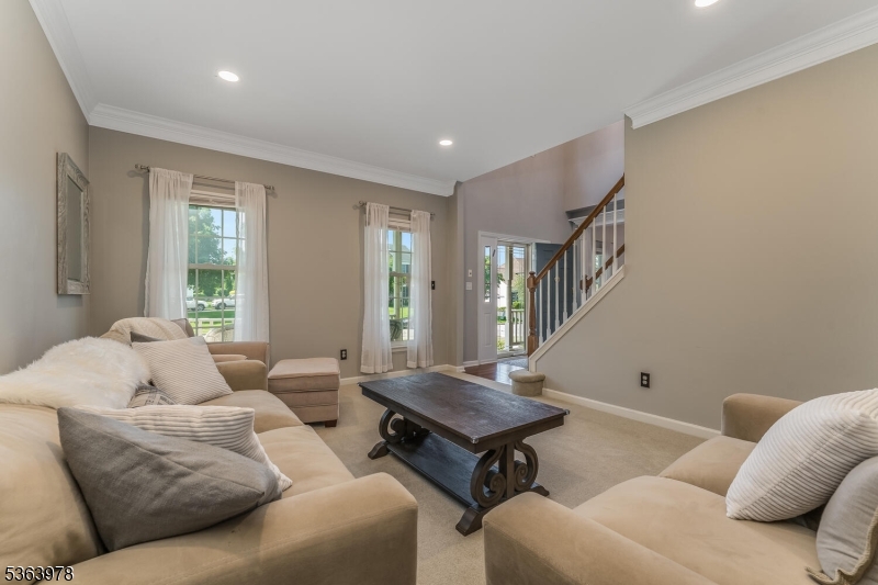 Greenwich Twp., New Jersey 08886, United States, 4 Bedrooms Bedrooms, ,3 BathroomsBathrooms,Residential,Pending,153397