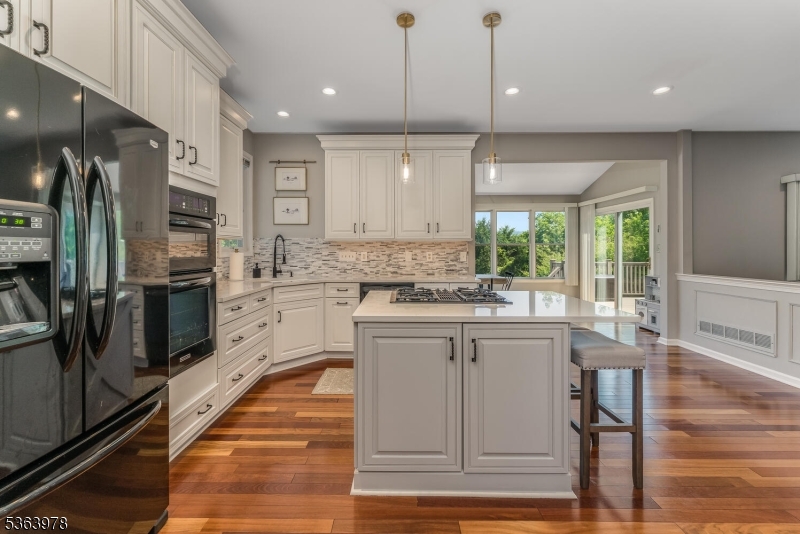 Greenwich Twp., New Jersey 08886, United States, 4 Bedrooms Bedrooms, ,3 BathroomsBathrooms,Residential,Pending,153397