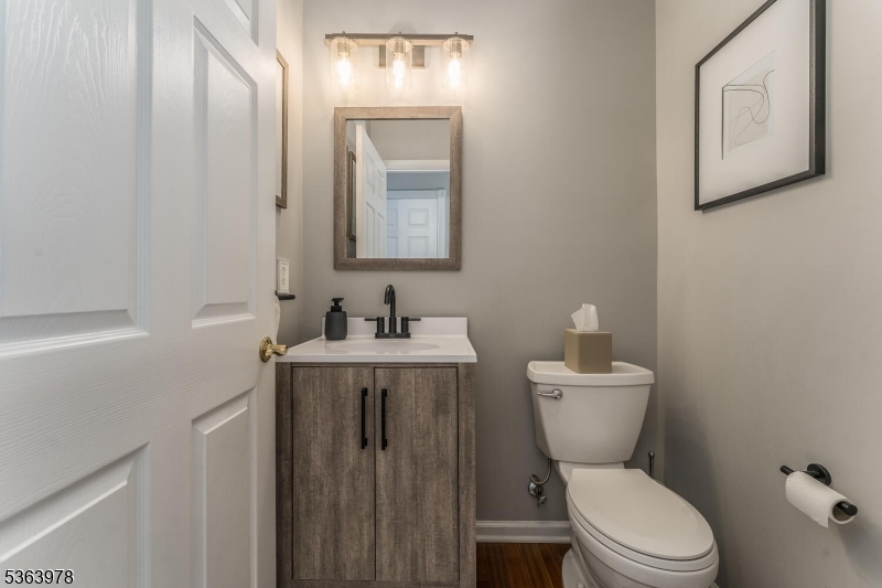 Greenwich Twp., New Jersey 08886, United States, 4 Bedrooms Bedrooms, ,3 BathroomsBathrooms,Residential,Pending,153397