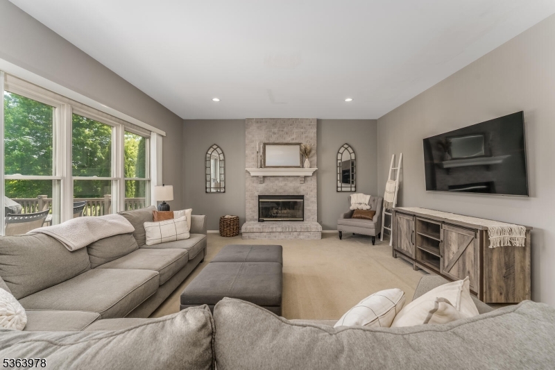 Greenwich Twp., New Jersey 08886, United States, 4 Bedrooms Bedrooms, ,3 BathroomsBathrooms,Residential,Pending,153397