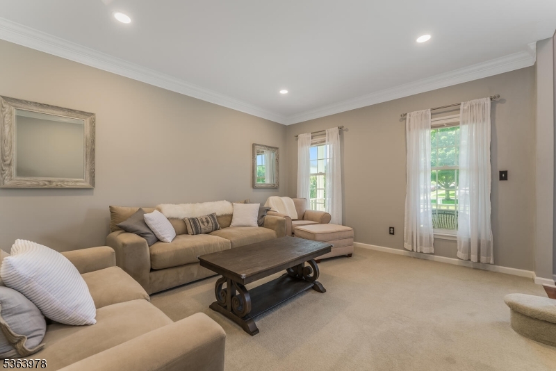 Greenwich Twp., New Jersey 08886, United States, 4 Bedrooms Bedrooms, ,3 BathroomsBathrooms,Residential,Pending,153397