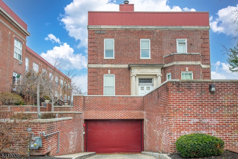 Trinity Garden Condominium - Residential