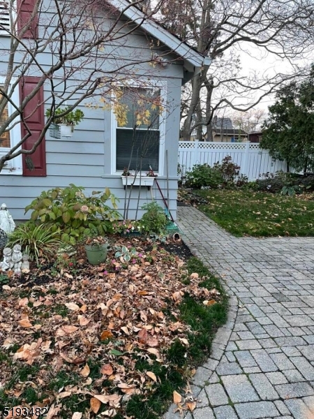FREE STANDING COTTAGE IN THE REAR OF MAIN HOME. SEPERATE UTILITIES, GALLEY KITCHEN AND WASHER AND DRYER IN THE HOME. CENTRAL AIR, PORCH AREA AND 1 OFF STREET PARKING IN THE DRIVEWAY. TENANT RESPONSIBLE FOR LANDSCAPING AND SNOW REMOVAL. GOOD CREDIT AND STRONG WORK HISTORY A MUST. NO EXCEPTIONS. NO SMOKING/PETS-DON'T EVEN ASK,