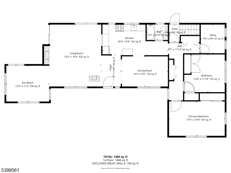 Main image without alt text