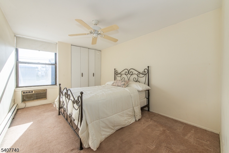 Green Knoll - Residential