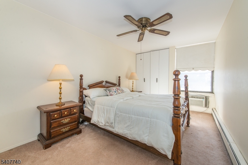 Green Knoll - Residential