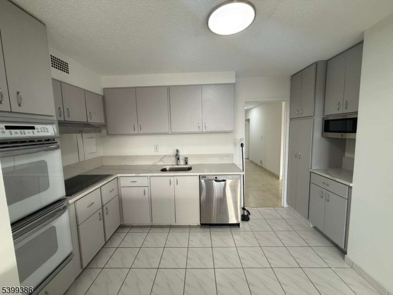 Claridge House - Residential Lease