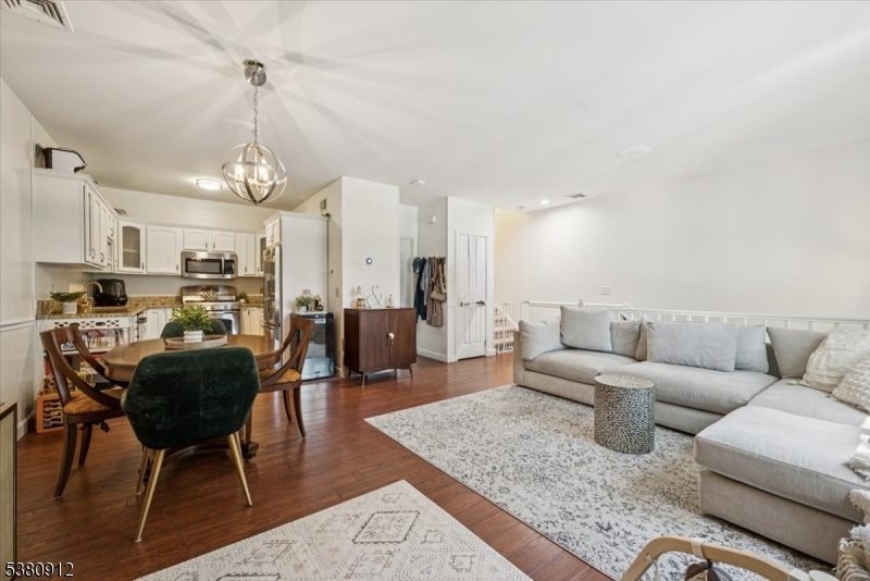 PARK PLAZA - Residential