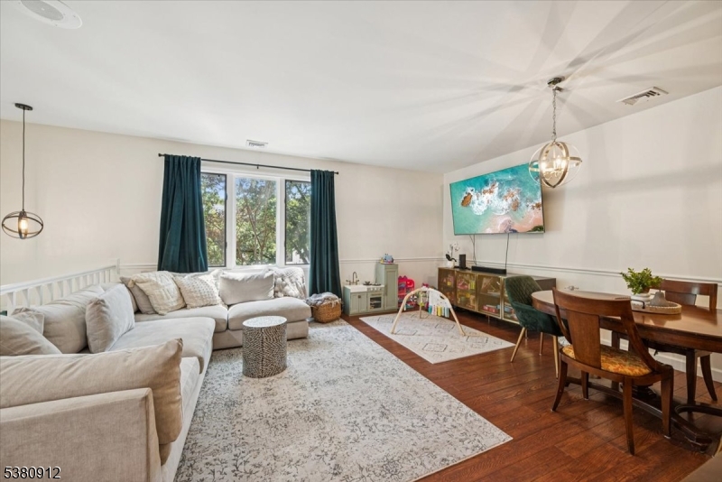 PARK PLAZA - Residential