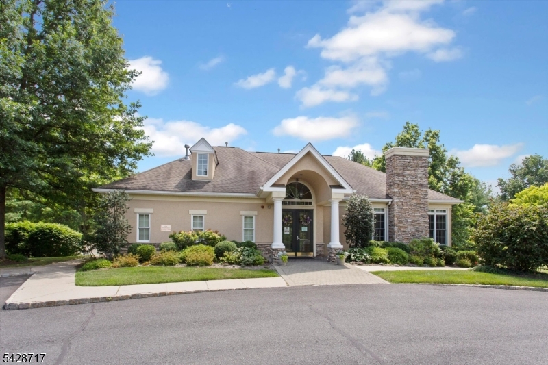 Four Seasons - Residential