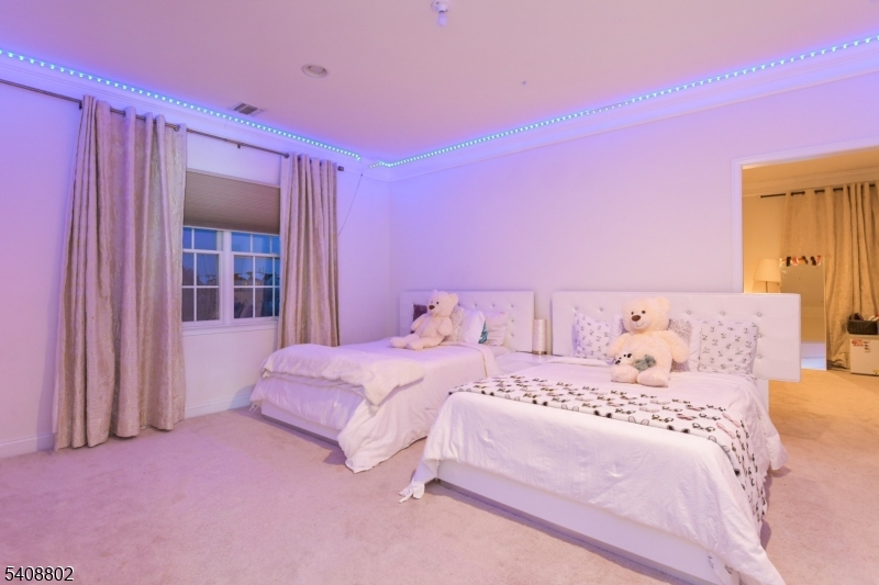 Hillsborough Chase - Residential