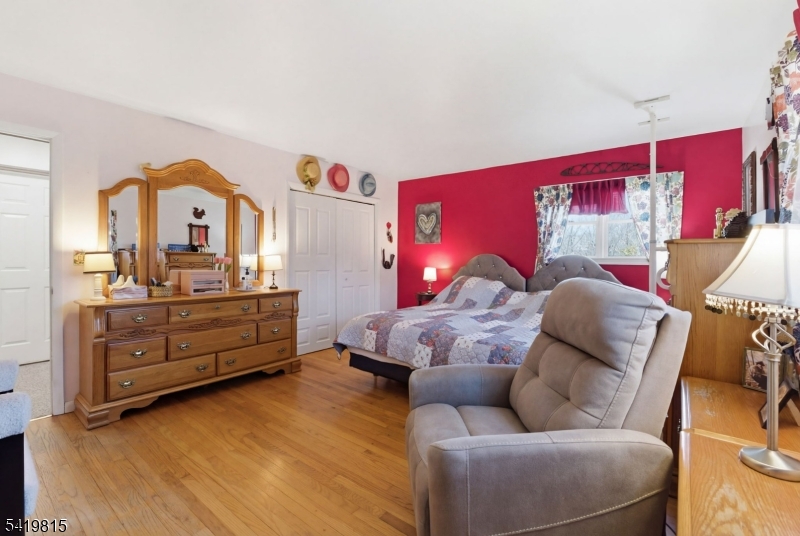 Barry Lakes - Residential