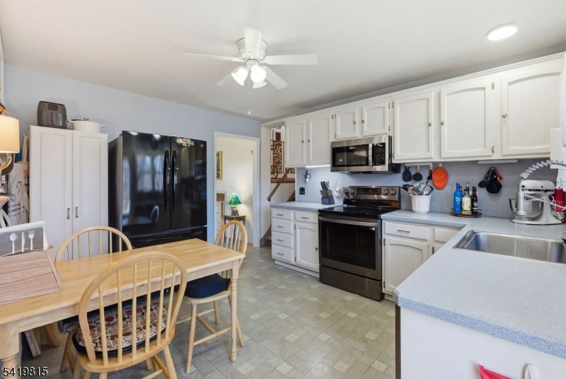 Barry Lakes - Residential