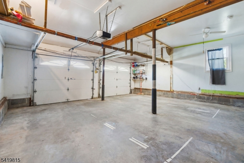 Barry Lakes - Residential