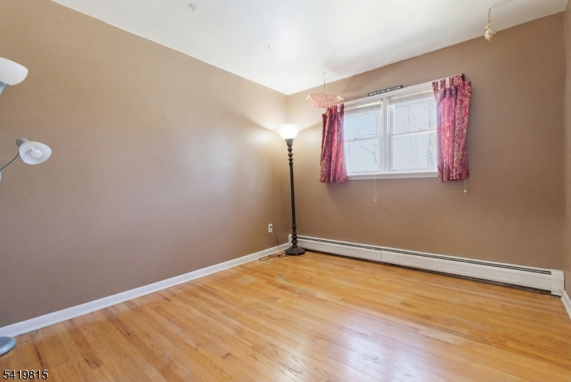 Barry Lakes - Residential