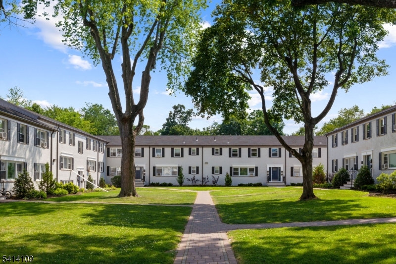 Chatham on Main - Residential Lease