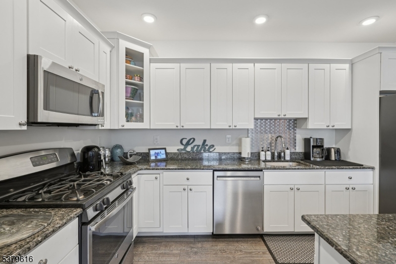 Brookland at Lakepointe - Residential