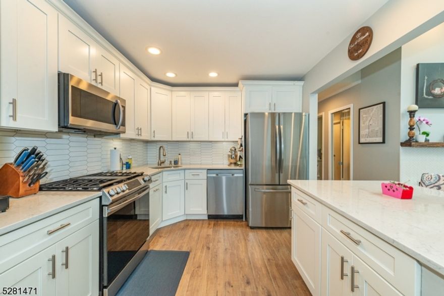 Welcome home to this beautifully updated and meticulously maintained 2 bedroom condo in Society Hill! This unique top floor unit has skylights, vaulted ceilings, and a wood burning fireplace. You'll fall in love with the open floor concept and kitchen with center island, stainless appliances, and quartz countertops! Enjoy the perks of living in Society Hill, including a clubhouse, pool, tennis court, basketball, bocce and scenic walking/biking trails. Excellent location, close to major highways, restaurants and entertainment.