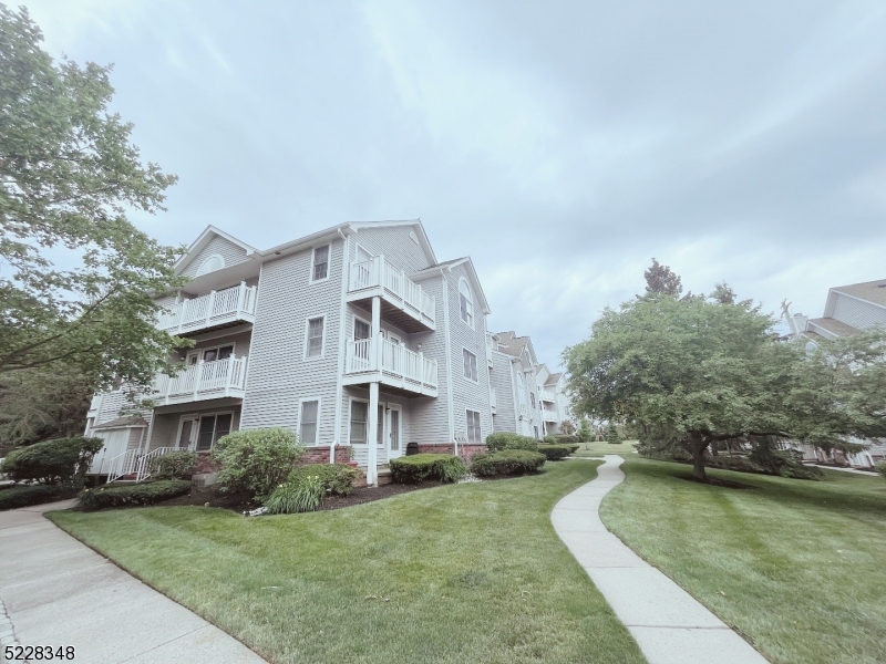 Montville Chase - Residential Lease