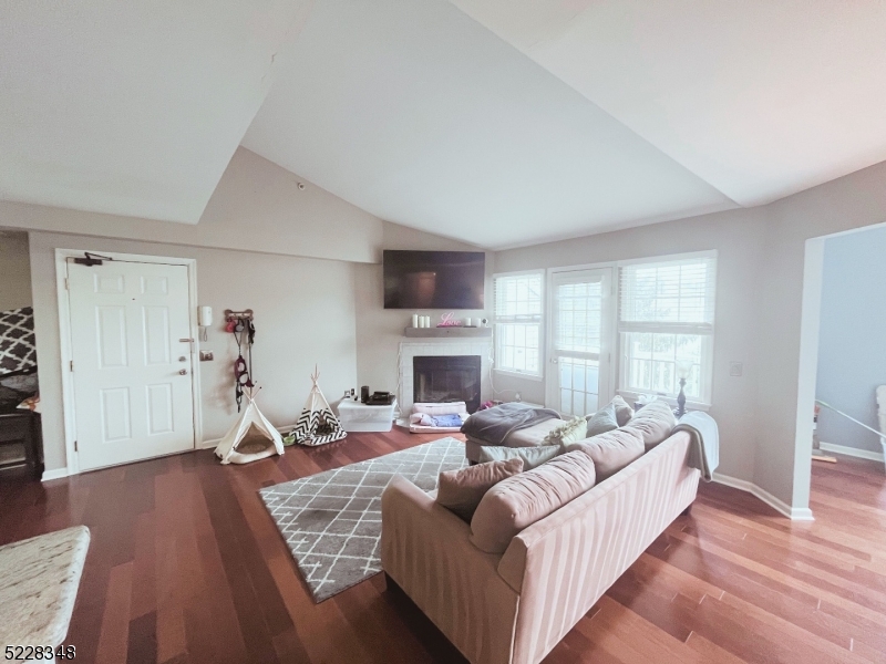 Montville Chase - Residential Lease