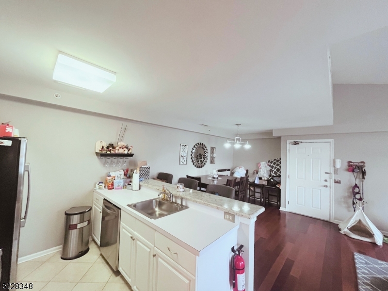 Montville Chase - Residential Lease