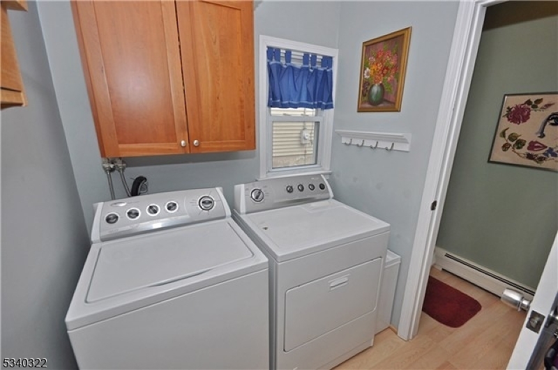 Butler Boro, New Jersey 07405, United States, 3 Bedrooms Bedrooms, ,3 BathroomsBathrooms,Residential,Coming Soon,99059