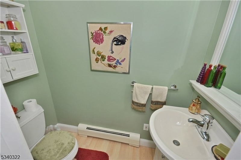 Butler Boro, New Jersey 07405, United States, 3 Bedrooms Bedrooms, ,3 BathroomsBathrooms,Residential,Coming Soon,99059