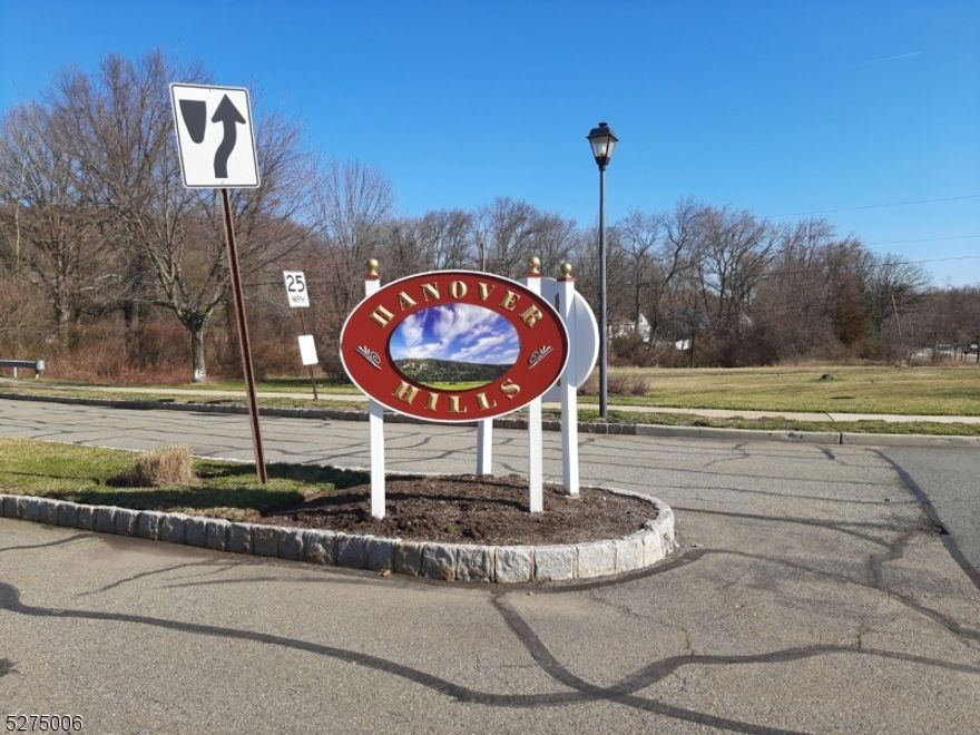 Welcome to this beautiful multi-floor unit at the back of a quiet, picturesque complex, conveniently located close to shopping, dining and major highways. Lots of natural light in the living/dining room and the upstairs bedrooms. Balconies off both living room and the main bedroom. Full en-suite bath  and a walk-in closet in the main bedroom; eat-in kitchen, and in-unit laundry.  Tenant has access to association pool. Use of club house is available for an additional fee with landlord's consent. Available on May 19 but may be negotiable.