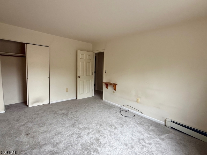 Valley Stream - Residential