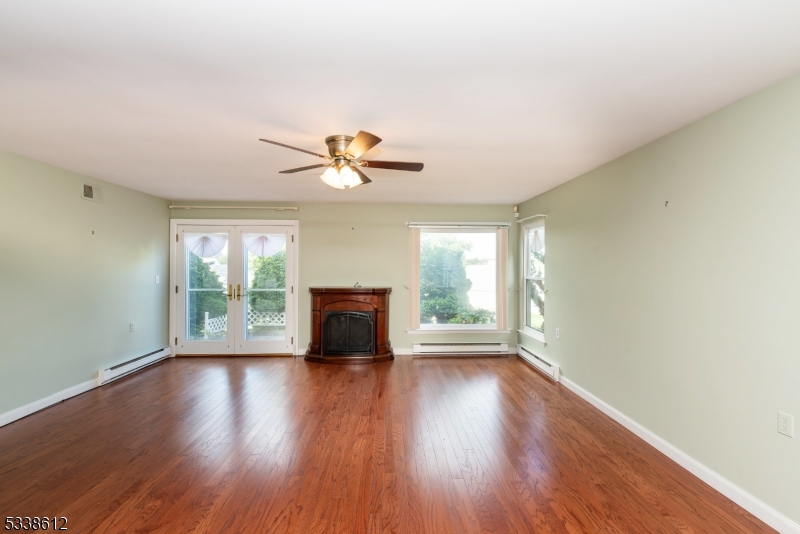 Leisure Knoll - Residential